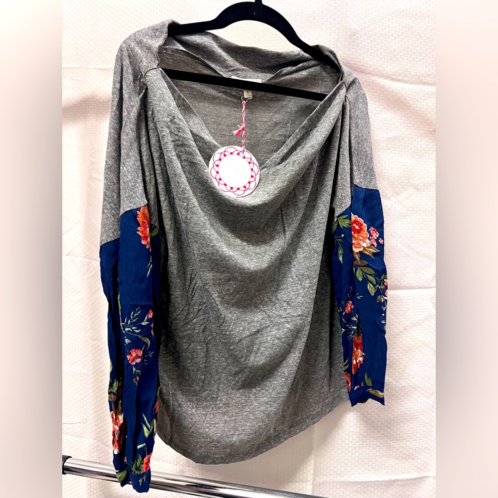 Umgee Floral Sleeve Gray Top